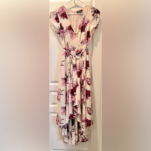 Lulus Flutter Sleeve French Countryside High Low Faux Wrap Dress in Blush Floral - Picture 2 of 10